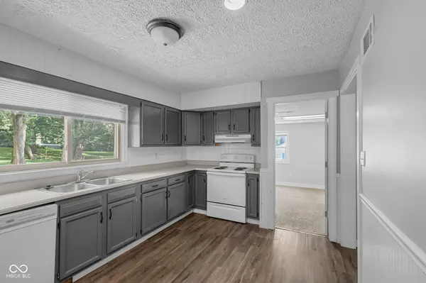 1075 S Morgantown RD, Greenwood, IN 46143