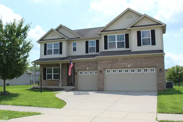6737 Wilmot LN, Avon, IN 46123