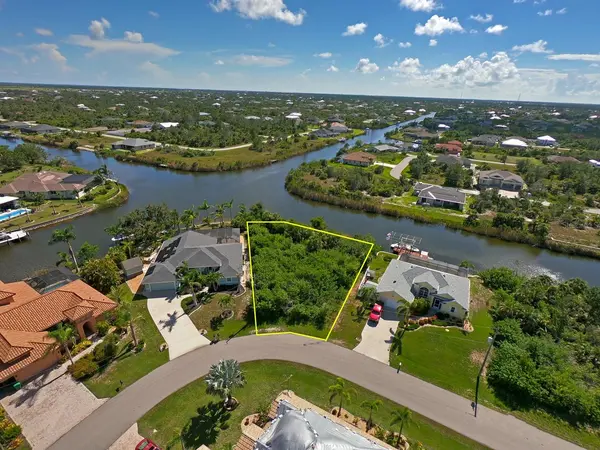 9604 ARNAZ CIR, Port Charlotte, FL 33981