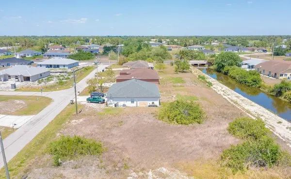 2405/2407 ANSEL AVE S, Lehigh Acres, FL 33973