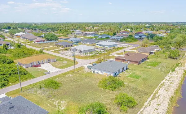2405/2407 ANSEL AVE S, Lehigh Acres, FL 33973
