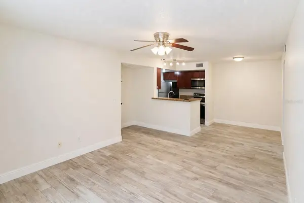 5156 CONROY RD #16, Orlando, FL 32811