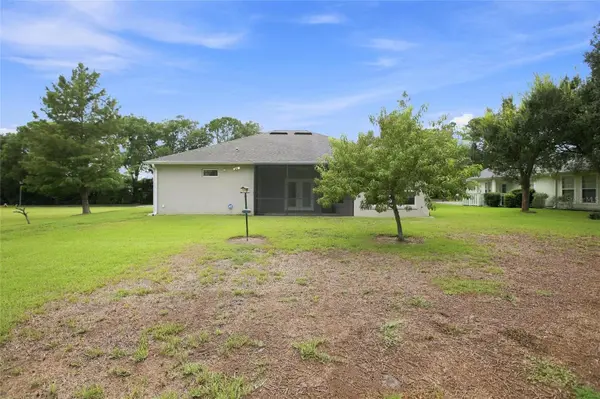 555 DOWLING CIR, Lady Lake, FL 32159