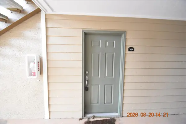 9481 HIGHLAND OAK DR #909, Tampa, FL 33647
