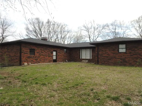 1180 Campground TRL, Greenville, IL 62246