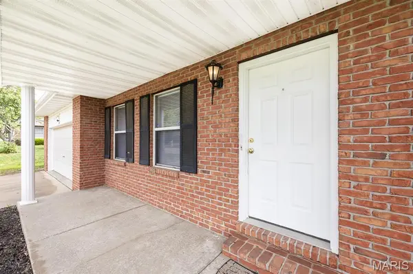 116 Rio Verde DR, Belleville, IL 62221
