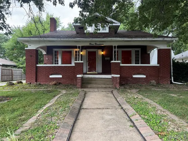 919 W Henry ST, Staunton, IL 62088