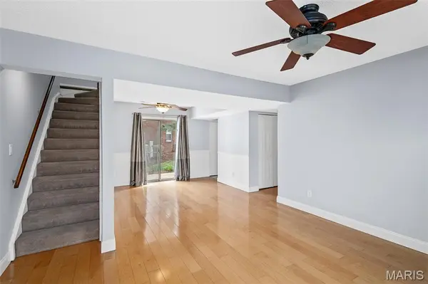 9073 W Swan CIR, St Louis, MO 63144