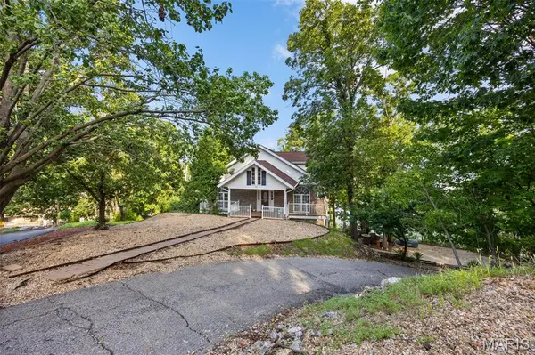 21 Jonathan CT, Lake Ozark, MO 65049