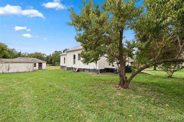 813 Elm ST, Hillsboro, IL 62049