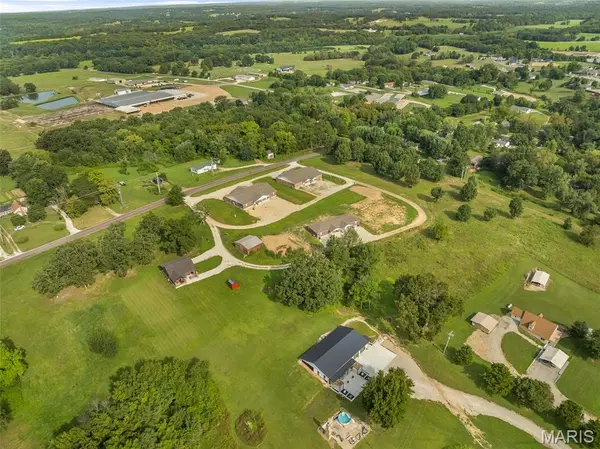 140 Highway V, Vienna, MO 65582