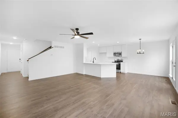 68 Fairmount Grove DR, St Peters, MO 63376