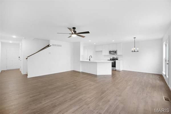 68 Fairmount Grove DR, St Peters, MO 63376