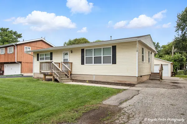 4420 Clearview DR, Mchenry, IL 60050