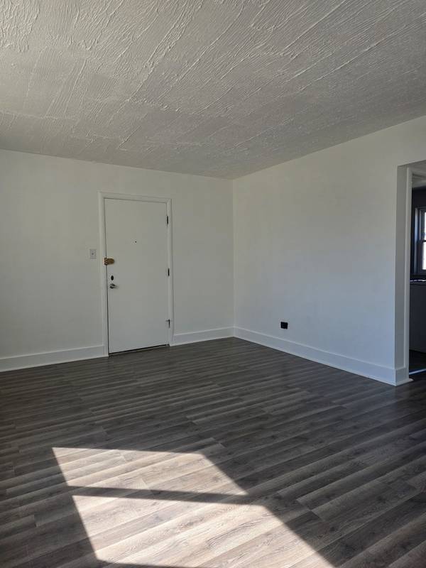 2044 E 72nd PL #3, Chicago, IL 60649