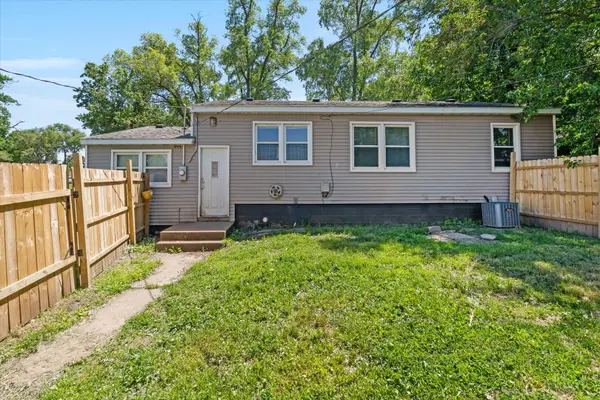 3229 66th AVE, Moline, IL 61265