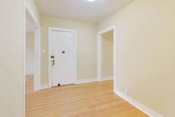2221 E 68th ST #3, Chicago, IL 60649