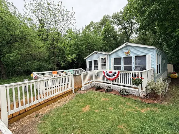 16-17 Woodhaven Lakes, Sublette, IL 61367