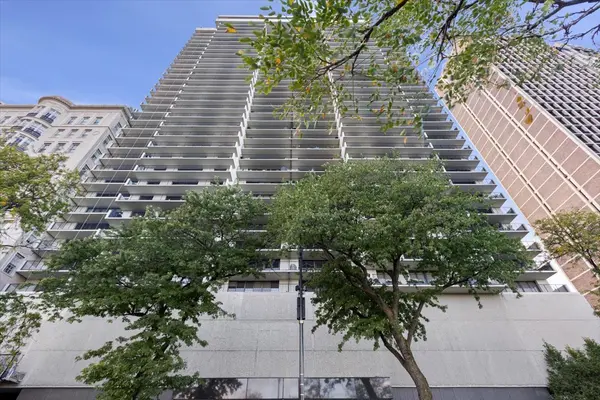 1212 N Lake Shore DR #6BN, Chicago, IL 60610