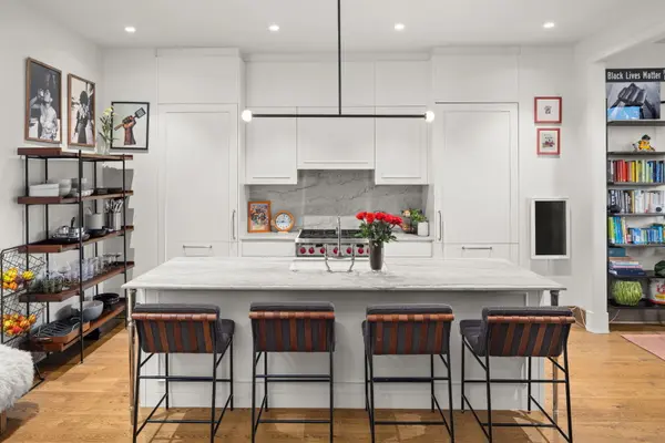 21 N May ST #405, Chicago, IL 60607