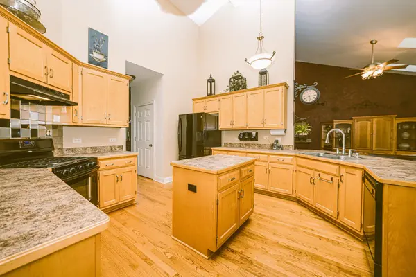 12819 Waterford BLVD, Plainfield, IL 60585