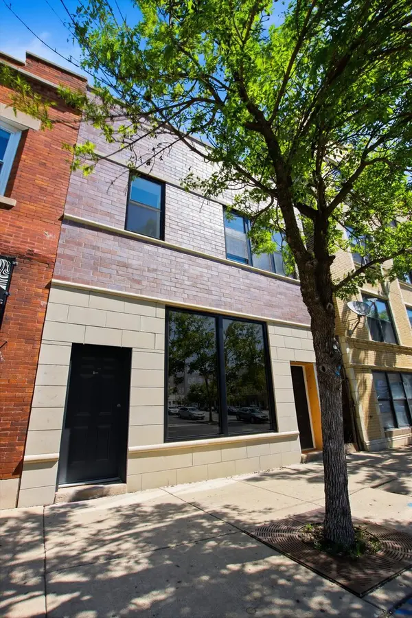 3116 W Montrose AVE, Chicago, IL 60618