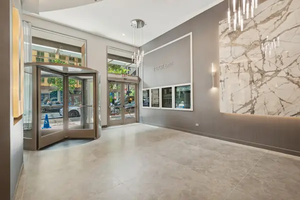 2 E Erie ST #3401, Chicago, IL 60611