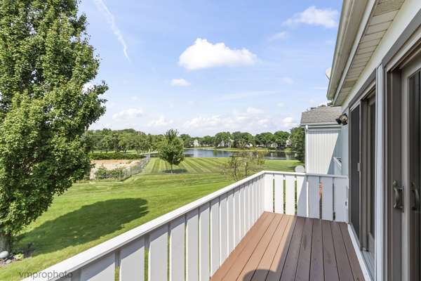228 Arrowwood CT #B2, Schaumburg, IL 60193