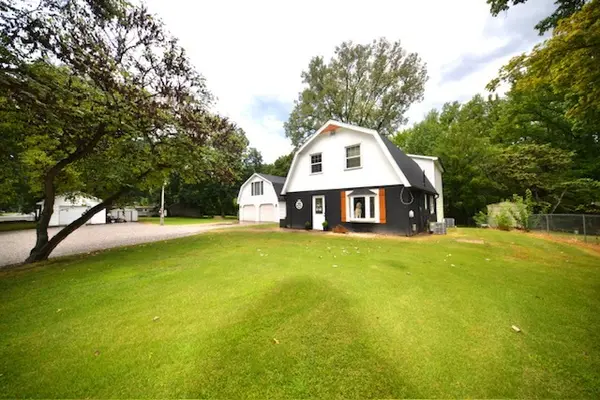 406 W Park ST, Benton, IL 62812