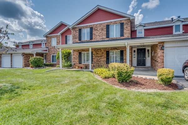 7236 Cottonwood CT #B, Willowbrook, IL 60527