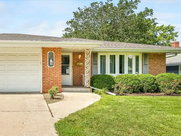 815 Parkside DR, Rockford, IL 61108