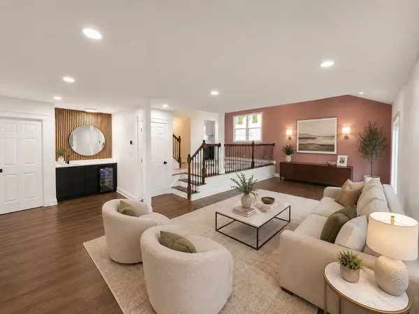 523 Dunsten Circle, Northbrook, IL 60062