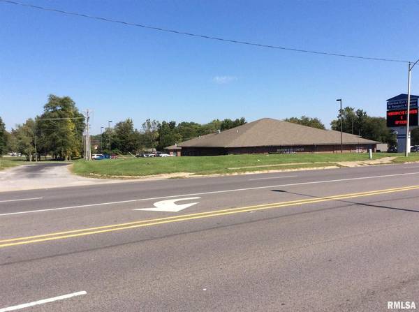 2906 BROADWAY, Mt Vernon, IL 62864