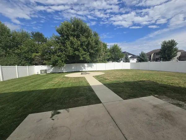 10091 Pearwood DR, St. John, IN 46373