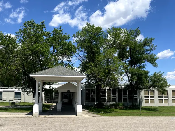 2800 2nd AVE N, Moorhead, MN 56560