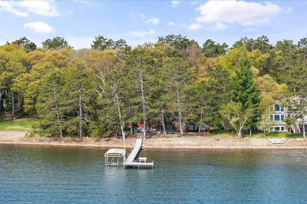 9341 Mockingbird LN, Pequot Lakes, MN 56472