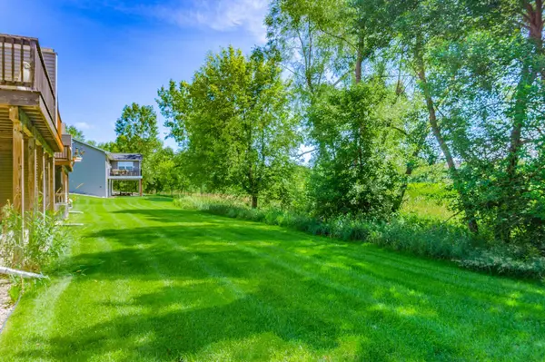 374 Meadow LN, Young America, MN 55397