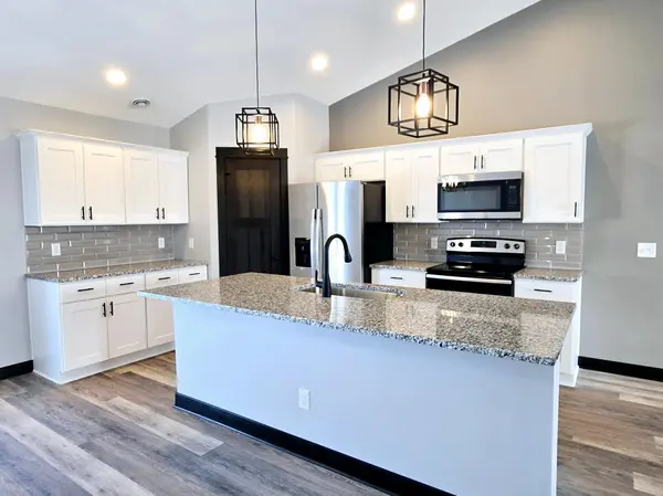 1110 Cullen ST, Saint Peter, MN 56082
