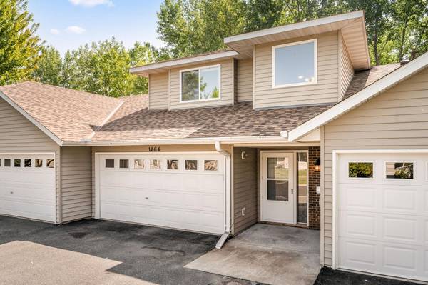 1264 Island DR, Forest Lake, MN 55025