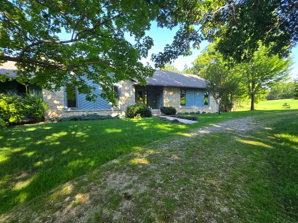18123 Deer RD, Lanesboro, MN 55949