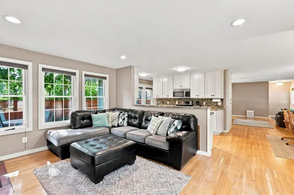 8 6th AVE NE, Osseo, MN 55369