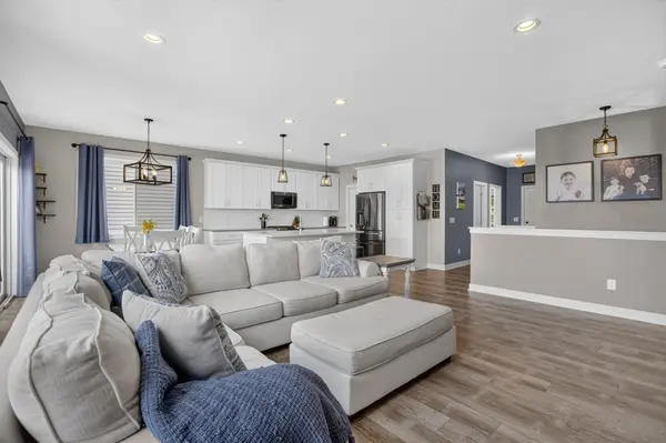 1119 Cubasue CT, Shakopee, MN 55379