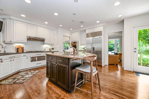 4541 Meadow RD, Edina, MN 55424