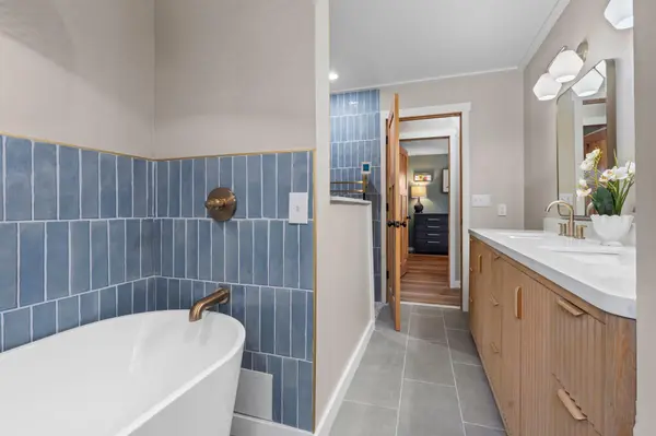 8419 Cooper WAY, Inver Grove Heights, MN 55076