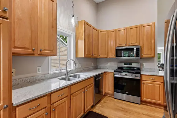 8972 Deer Run DR, Victoria, MN 55386
