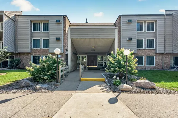 4045 Hodgson RD #317, Shoreview, MN 55126