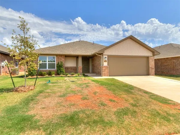 1804 Pin Cherry LN, Moore, OK 73160