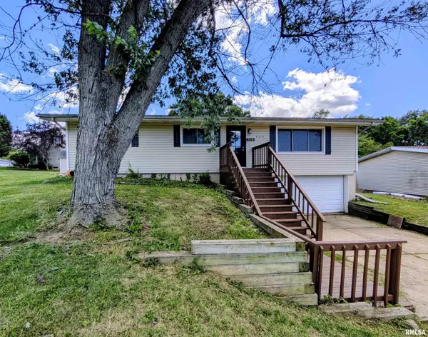 306 PONTIAC RD, Marquette Heights, IL 61554