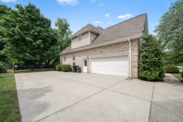 3035 Twisted Oak Dr, Murfreesboro, TN 37129