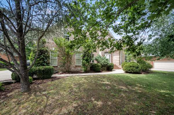 3035 Twisted Oak Dr, Murfreesboro, TN 37129
